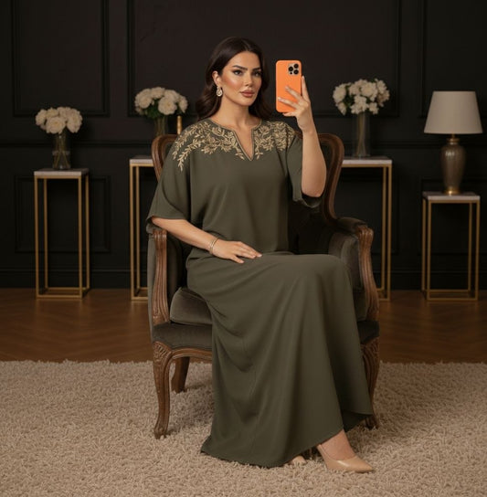 Robe Longue Verte à Broderies Dorées